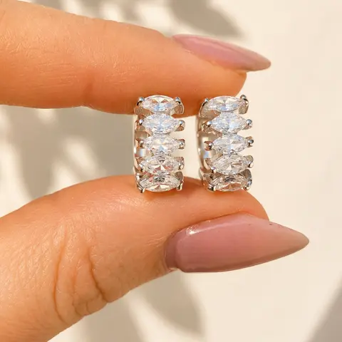 Aros 5 Diamantes Obalo — Plata — Detalle