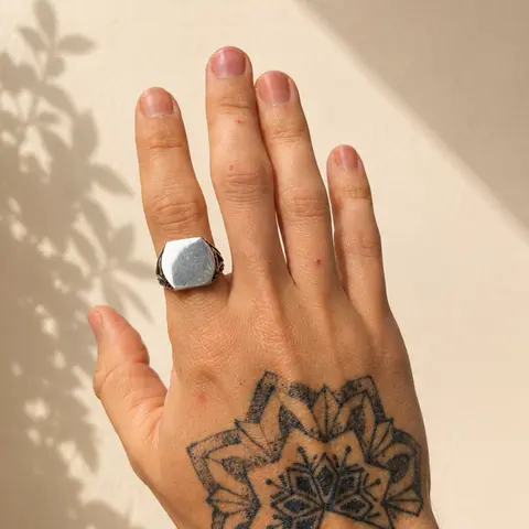 César — Plata — Principal